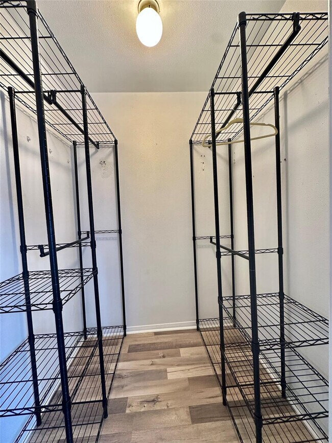 Building Photo - 2371 NW 33rd St