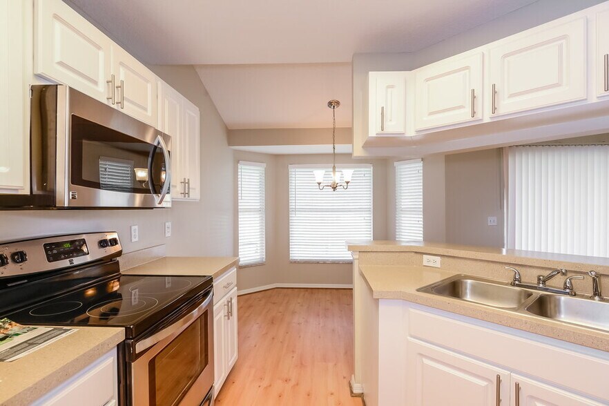 Building Photo - 2304 Tioga Dr