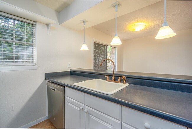 Building Photo - 7801 Shoal Creek Blvd