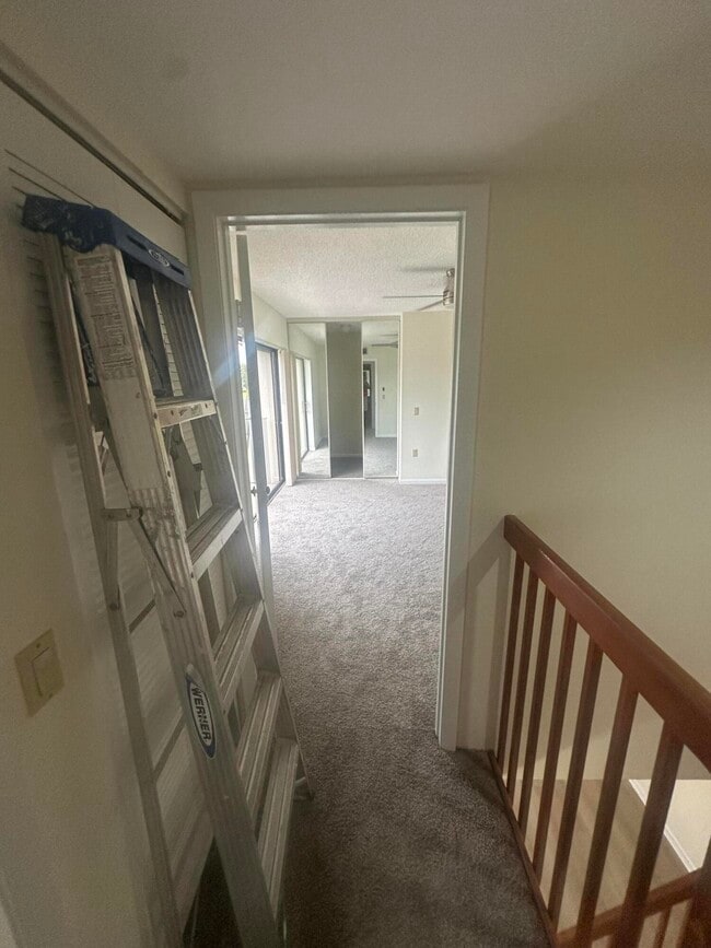 Building Photo - 1014 10th Way