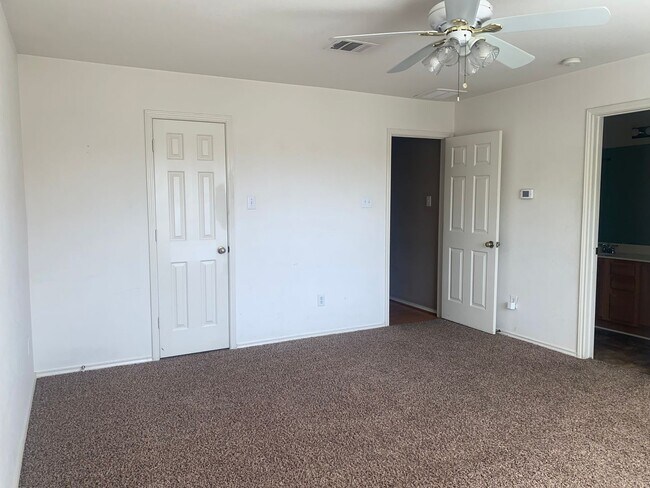 Building Photo - 3 BEDROOM, 2 BATH, BELTON ISD