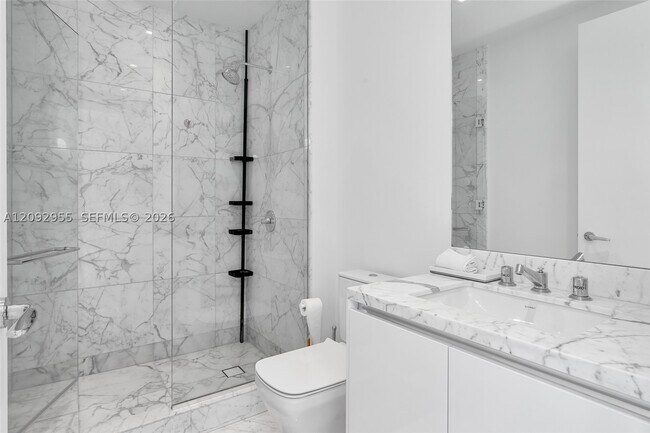 Building Photo - 16901 Collins Ave