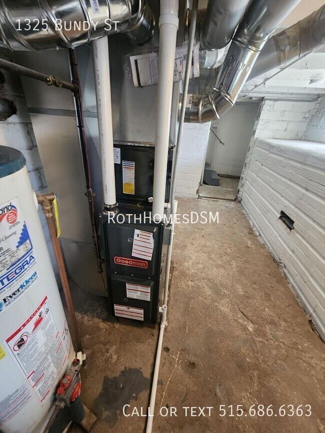 Building Photo - 1325 Bundy St