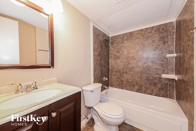 Building Photo - 4614 Horizon Dr