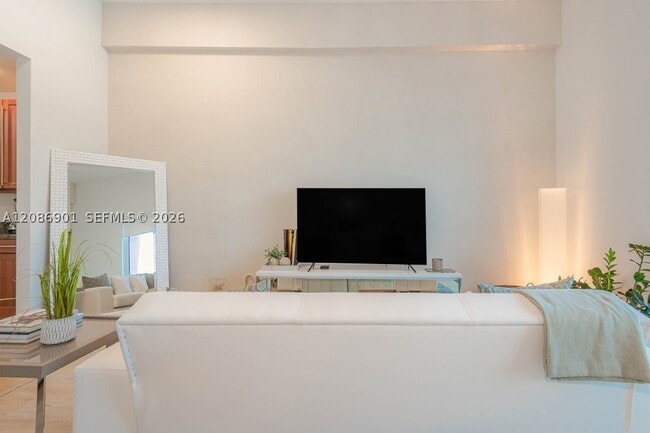 Building Photo - 2301 Collins Ave