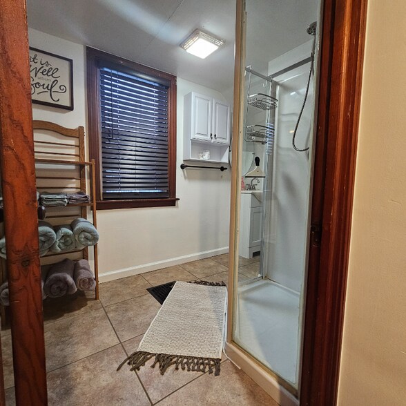 Building Photo - 8 Broad St