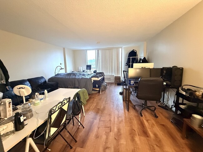 Building Photo - 44 Washington St