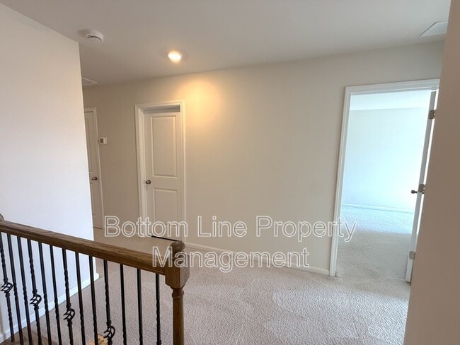 Building Photo - 15708 Country House St