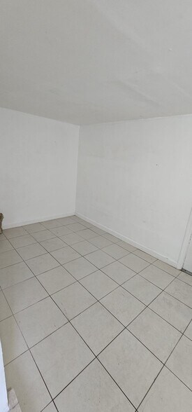 Building Photo - 1944 Adams St