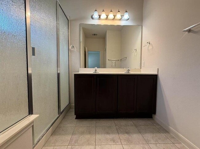 Building Photo - 1604 Colorado Bend Dr