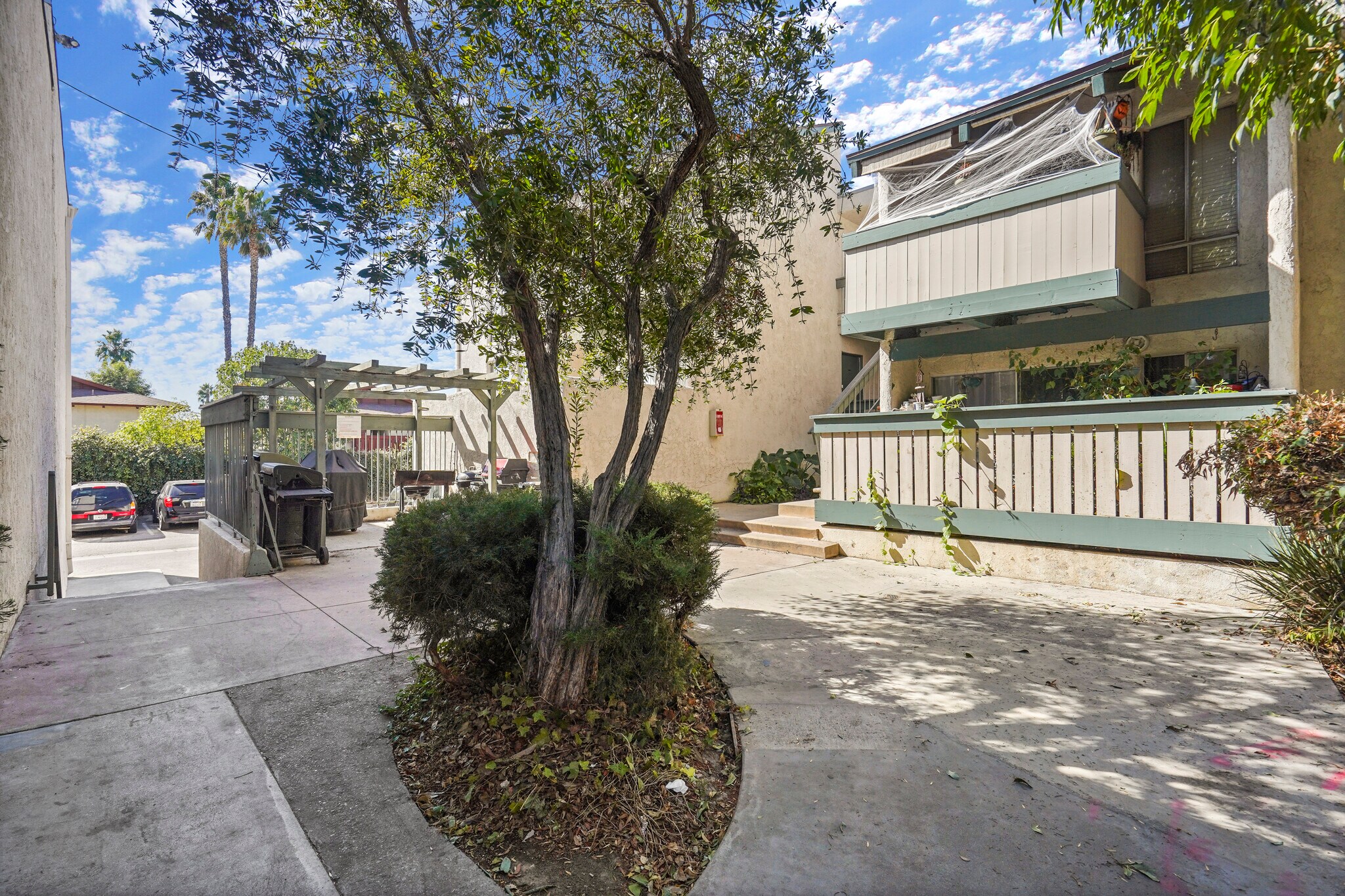 Building Photo - 8601 International Ave