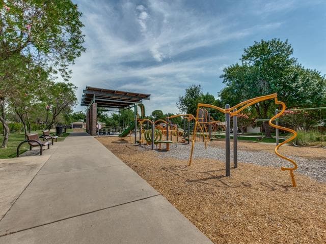 Building Photo - 801 Scottsdale Dr