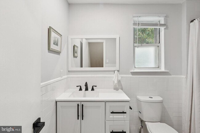 Building Photo - 3804 Fairmount Ave