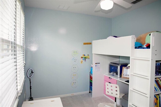 Building Photo - 411 Sycamore St