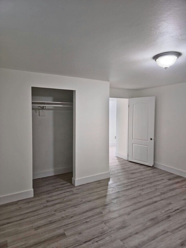 Building Photo - 3723 Kewanee Dr