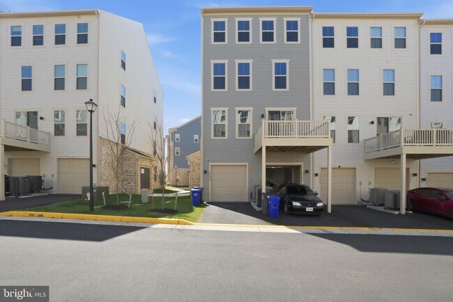 Building Photo - 42548 Invergordon Ter