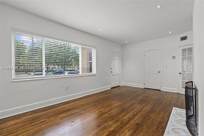 Building Photo - 3500 Ponce de Leon Blvd