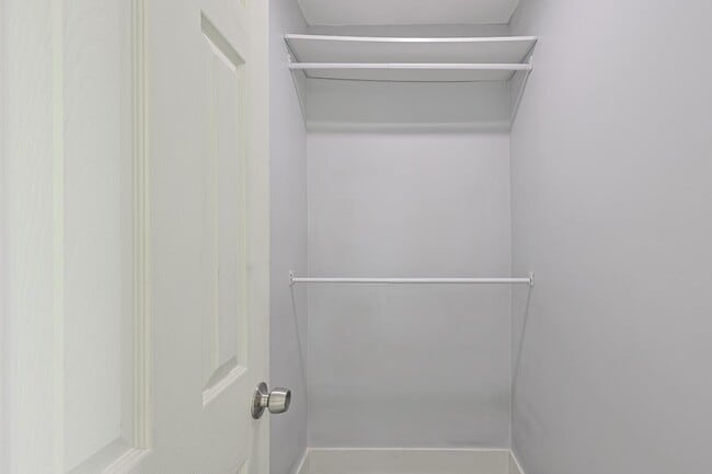 Building Photo - 3772 Clavelita St