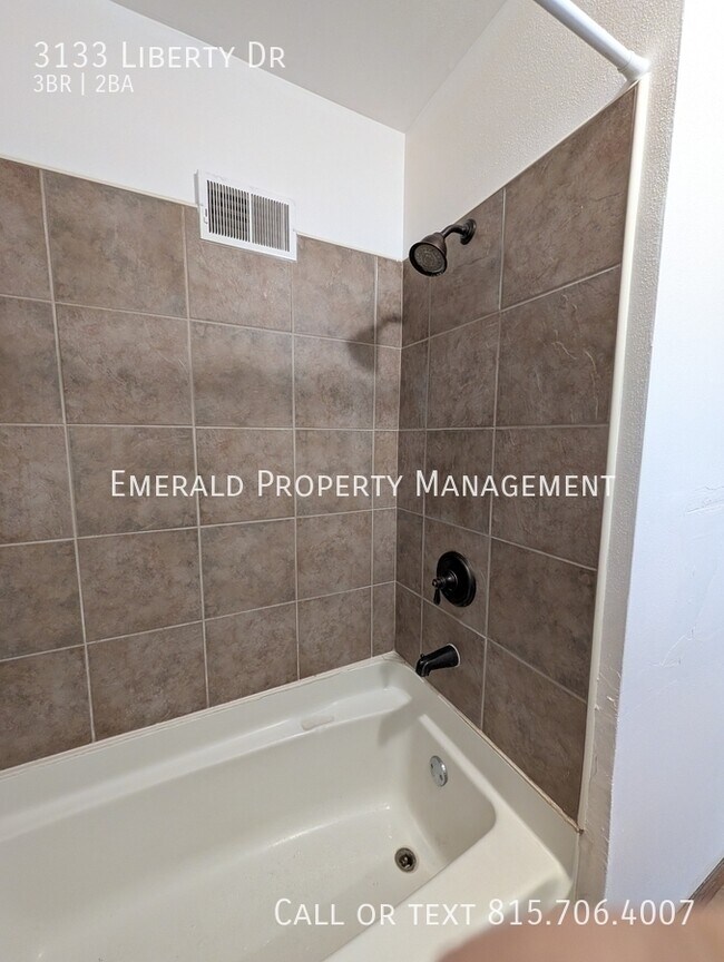 Building Photo - 3133 Liberty Dr