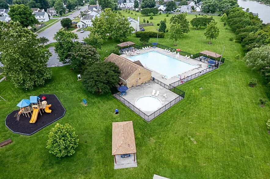 Building Photo - 1705 Maryus Ct