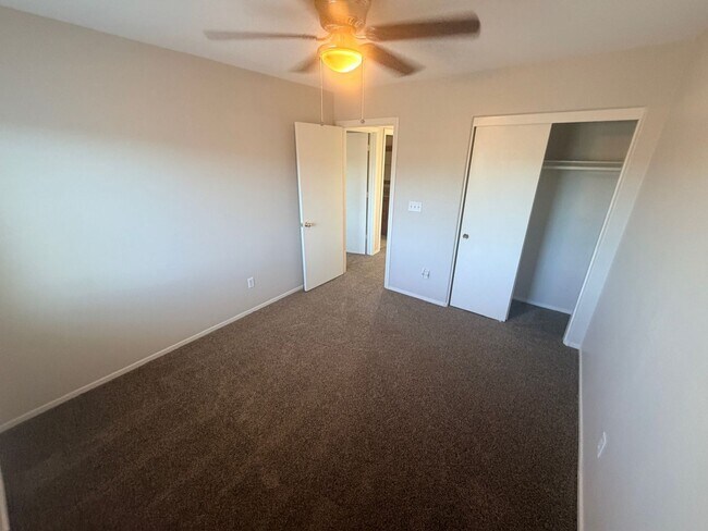 Building Photo - 3 bedroom with loft home in North Las Vegas!