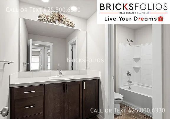 Building Photo - Captivating 5-Bedroom Home with Exceptional Features in Port Orchard.