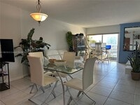 Building Photo - 400 Kings Point Dr