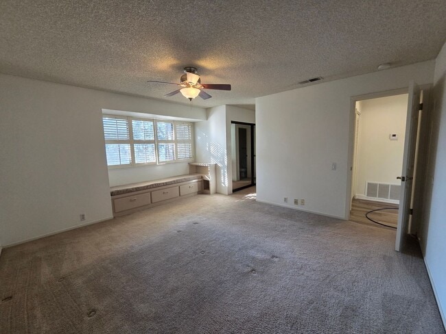 Building Photo - REDUCED!!!