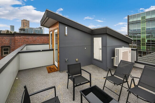 Building Photo - 1106 12th Ave