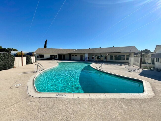 Building Photo - 14352 Beach Blvd