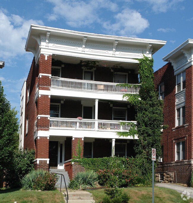 4124 Warwick Blvd 4124 Warwick Blvd Kansas City MO 64111 Apartment