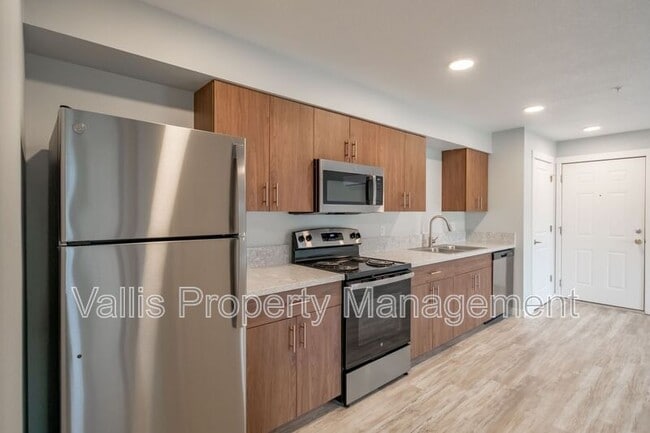 Building Photo - 13001 S Crompton Lane