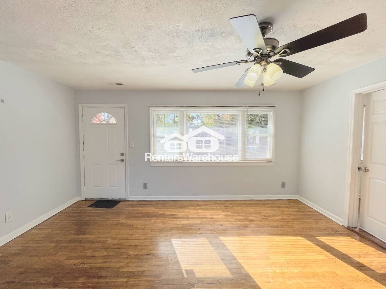 Building Photo - 4940 Erskine St