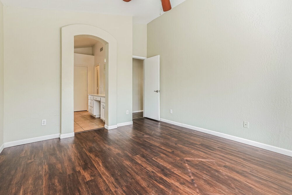 Building Photo - 1247 E Cindy St