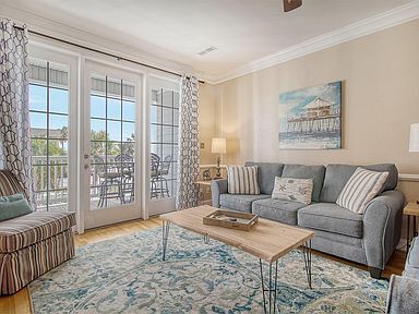 Building Photo - This exquisite condo boasts breathtaking o...