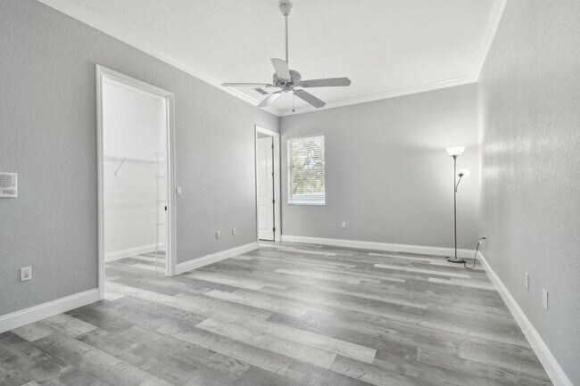 Building Photo - 6644 Country Club Rd