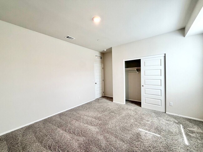 Building Photo - 3 bedroom Solar Home in Heirloom Farms for LEASE!