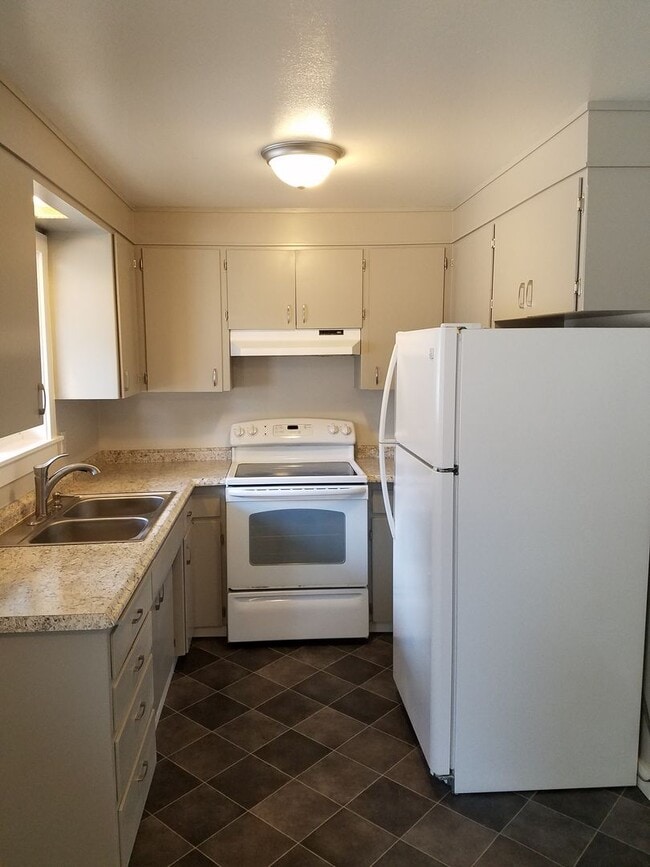 Building Photo - 14728LAa