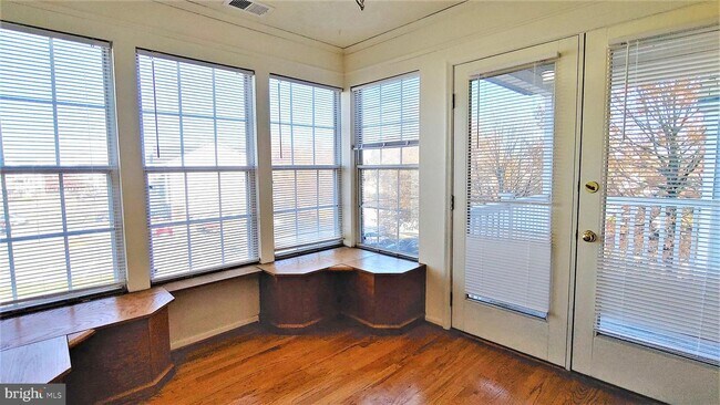 Building Photo - 621 Himes Ave