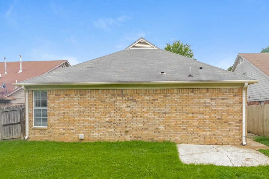 Building Photo - 12375 Strong Heart Trail