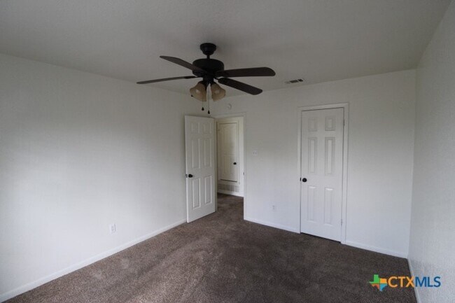 Building Photo - 2412 Skylark Cir