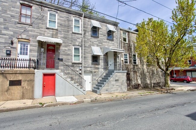 Primary Photo - 707 W Vine St