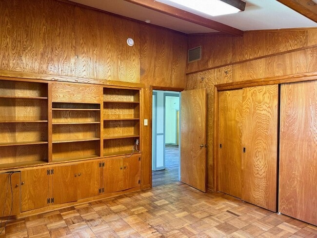 Building Photo - 4115 Rivercrest Dr
