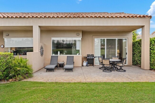 Building Photo - 20 Pebble Beach Dr