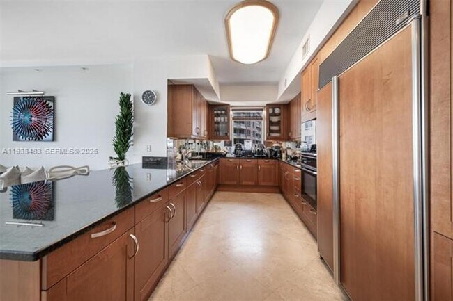 Building Photo - 799 Crandon Blvd