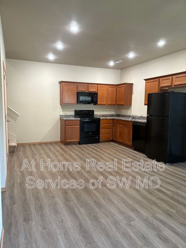 Building Photo - 616 S Rilynn