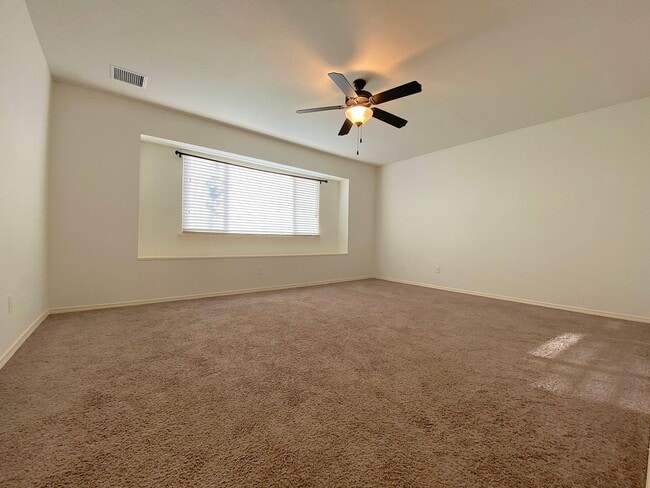 Building Photo - East El Paso 4 bed Refrig A/C with Solar Panels!