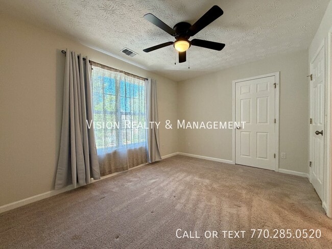 Building Photo - 2084 Manhattan Pkwy