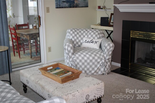 Building Photo - 763 Southwest Dr