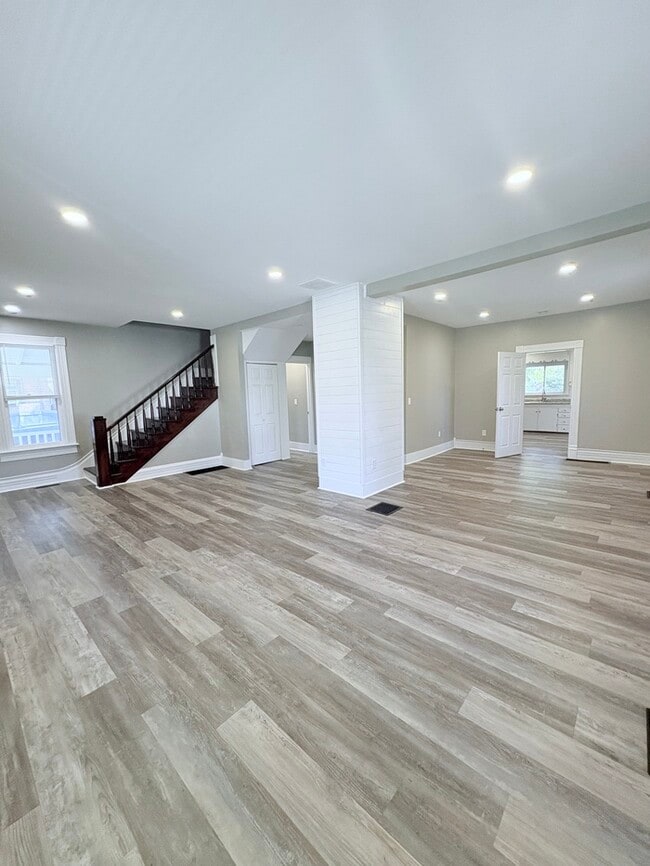 Building Photo - Charming 4 beds 2 baths in Delaware!